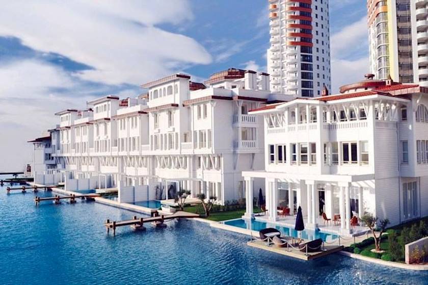 Bursa Modern · Su kenarındaki konutlar